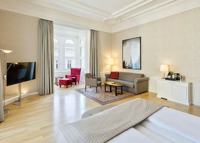 Rathauspark - Handwritten Collection 4* Vienna
