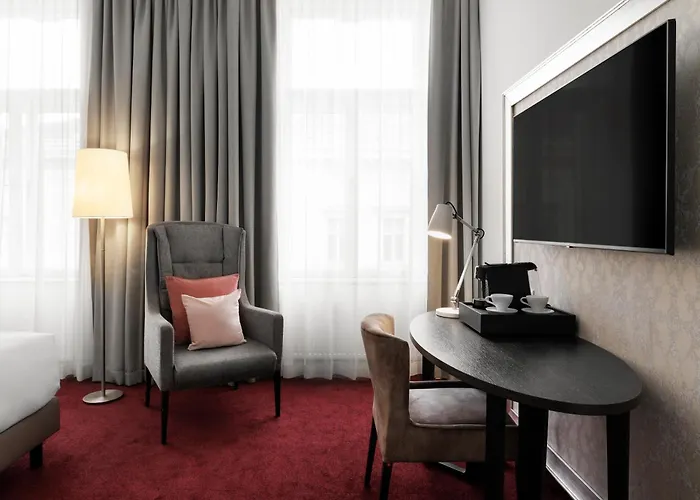 Rathauspark - Handwritten Collection 4* Vienna